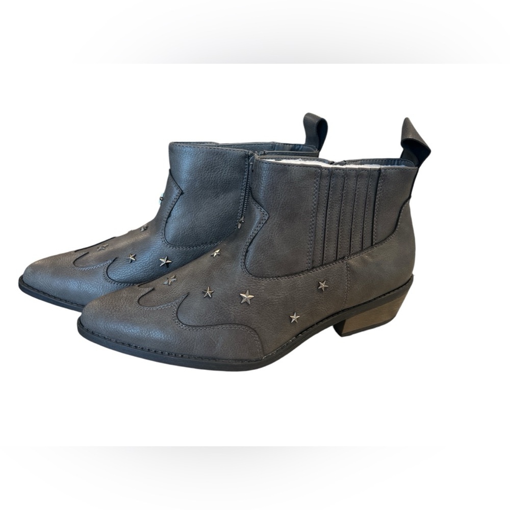 CATO COMFORT Women's Size 10M Gray Faux Leather Ankle Boots Booties Star Accents